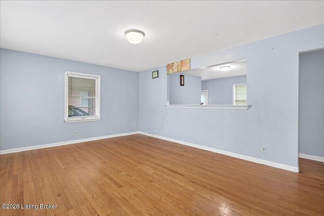 5500 Raymary Dr, Louisville, KY 40272