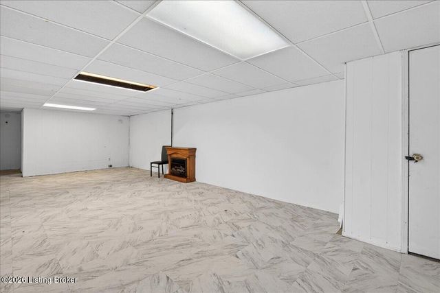 5500 Raymary Dr, Louisville, KY 40272