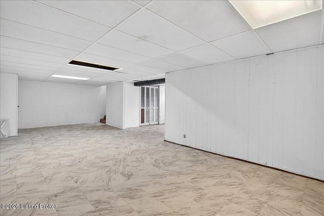 5500 Raymary Dr, Louisville, KY 40272