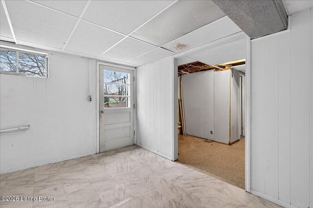 5500 Raymary Dr, Louisville, KY 40272