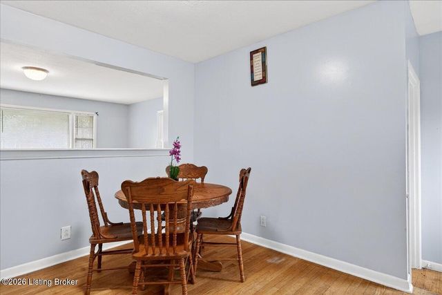 5500 Raymary Dr, Louisville, KY 40272