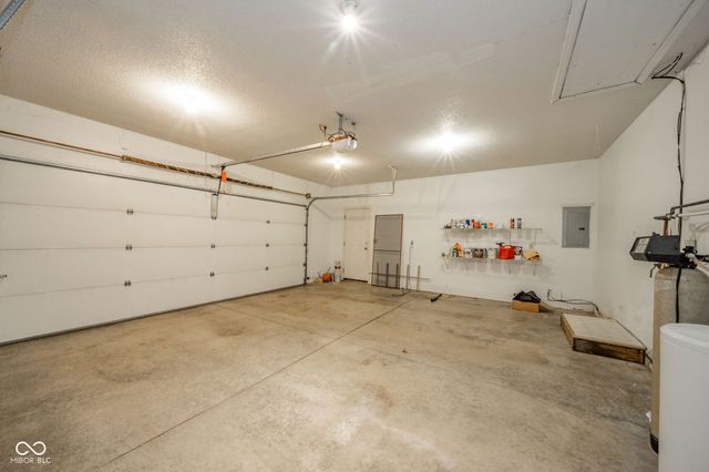 7909 W Kennedy Parkway, Yorktown, IN 47396