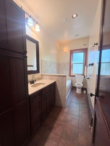 5559 S Blackstone Avenue 2, Chicago, IL 60637