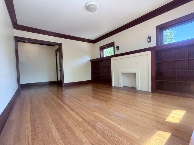 5559 S Blackstone Avenue 2, Chicago, IL 60637