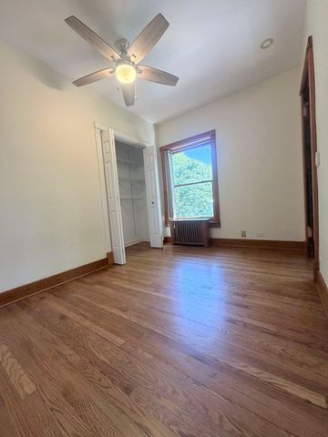 5559 S Blackstone Avenue 2, Chicago, IL 60637