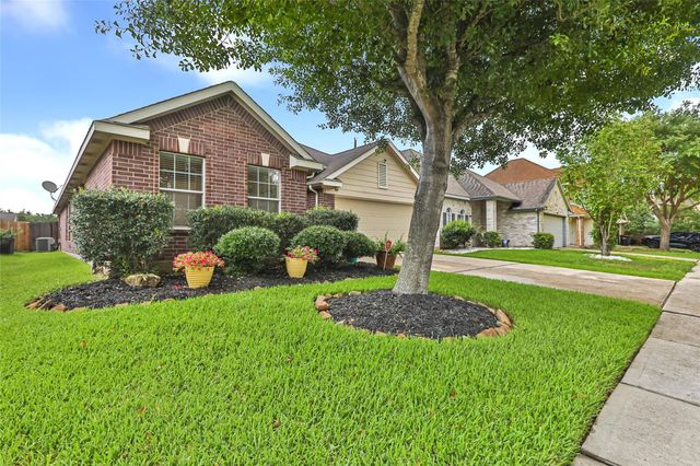 6030 Sandy Creek Drive, Baytown, TX 77523