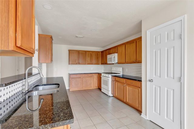 6030 Sandy Creek Drive, Baytown, TX 77523
