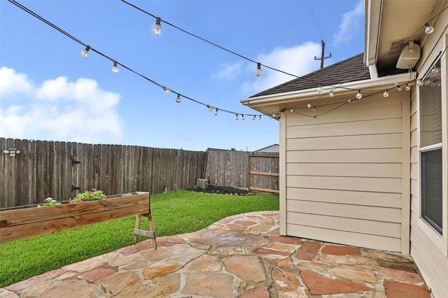 6030 Sandy Creek Drive, Baytown, TX 77523