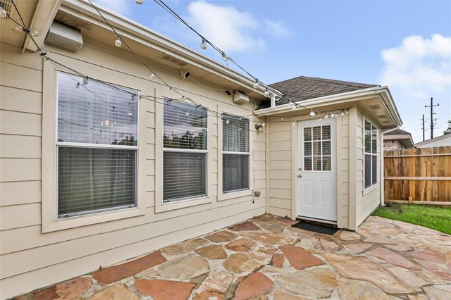 6030 Sandy Creek Drive, Baytown, TX 77523