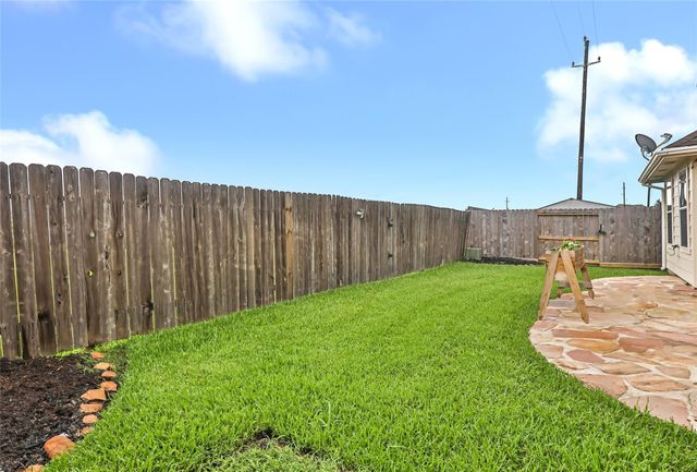 6030 Sandy Creek Drive, Baytown, TX 77523