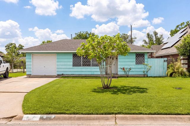 3703 Tanglebriar Drive, Pasadena, TX 77503