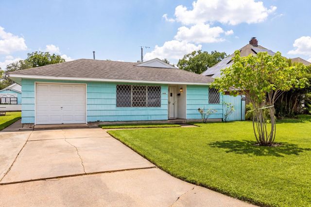 3703 Tanglebriar Drive, Pasadena, TX 77503