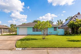 3703 Tanglebriar Drive, Pasadena, TX 77503
