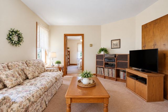 12 Kearney St, Malden, MA 02148