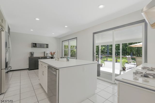 9 Grouse Road, Warren Twp., NJ 07059