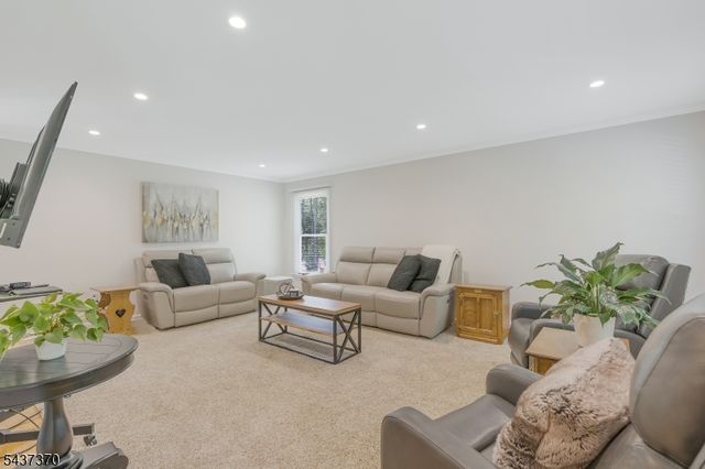 9 Grouse Road, Warren Twp., NJ 07059