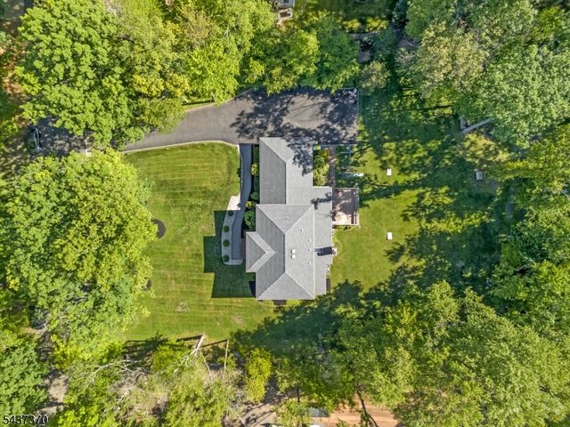9 Grouse Road, Warren Twp., NJ 07059