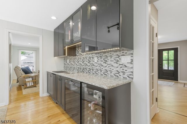 9 Grouse Road, Warren Twp., NJ 07059