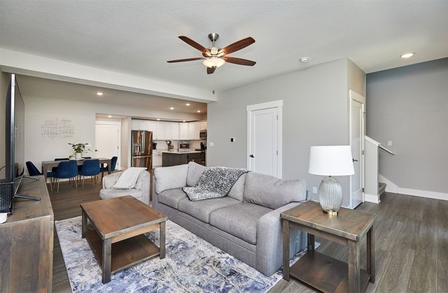 16637 Wilden Drive, Clive, IA 50325