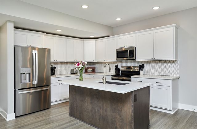 16637 Wilden Drive, Clive, IA 50325