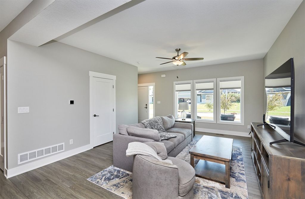 16637 Wilden Drive, Clive, IA 50325