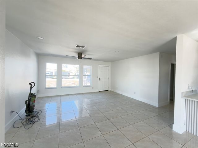 140 SE 17th TER, Cape Coral, FL 33990