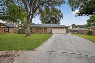 1613 Trinity Court, Bedford, TX 76022