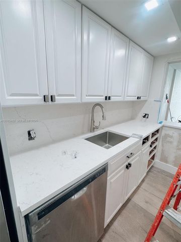 1632 S Bayshore Ct 202, Miami, FL 33133