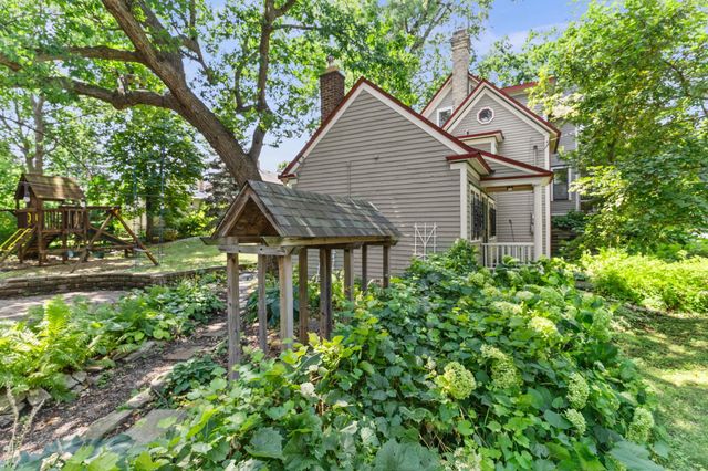 2226 Fremont Avenue N, Minneapolis, MN 55411