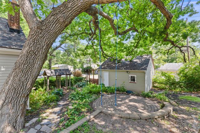 2226 Fremont Avenue N, Minneapolis, MN 55411