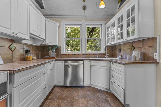 2226 Fremont Avenue N, Minneapolis, MN 55411