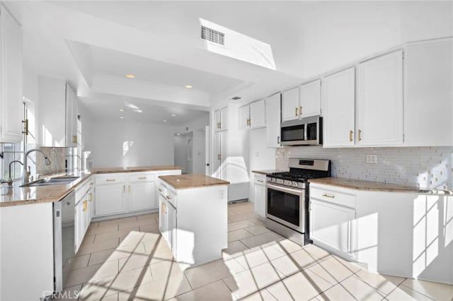 24302 Andrea St, Laguna Hills, CA 92656