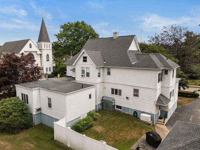 32 East Main Street, Stonington, CT 06355