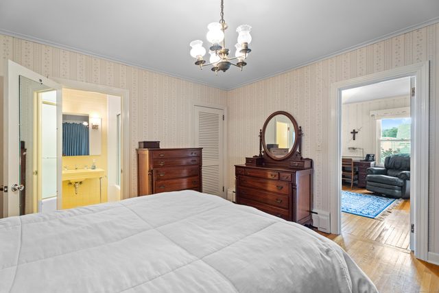 32 East Main Street, Stonington, CT 06355