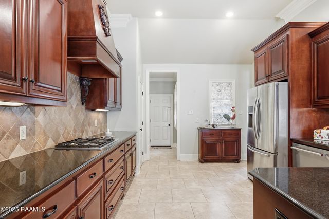 105 Wedge Drive, Broussard, LA 70518