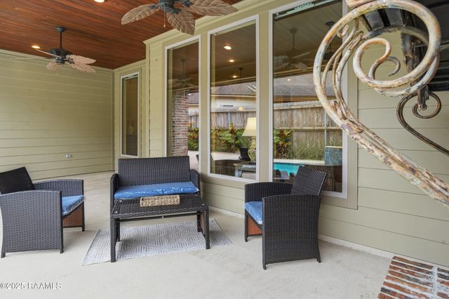 105 Wedge Drive, Broussard, LA 70518