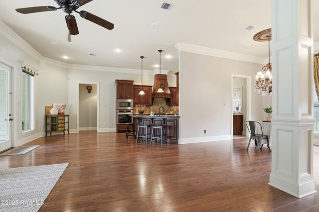 105 Wedge Drive, Broussard, LA 70518