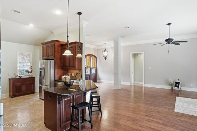 105 Wedge Drive, Broussard, LA 70518