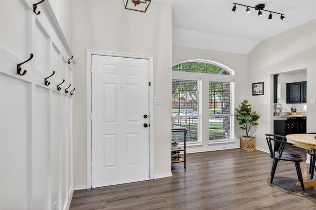 1111 Old Knoll Drive, Wylie, TX 75098