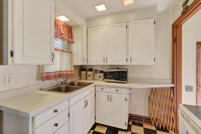 240 20TH AVENUE SOUTH, Wisconsin Rapids, WI 54495