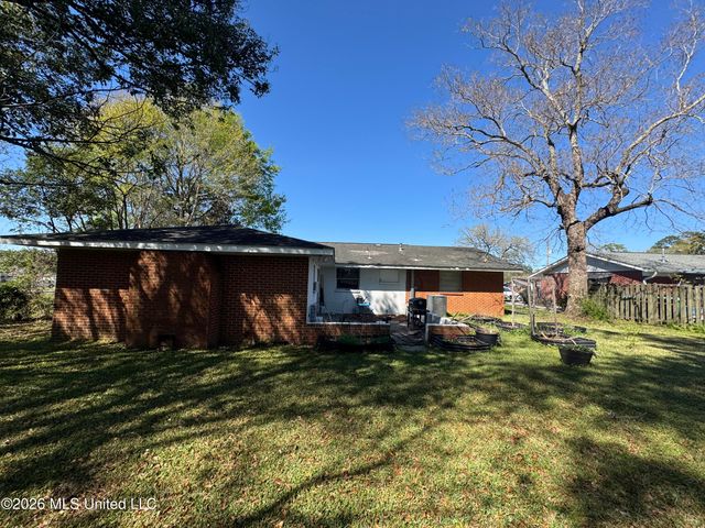 113 Fore Street, Gulfport, MS 39503