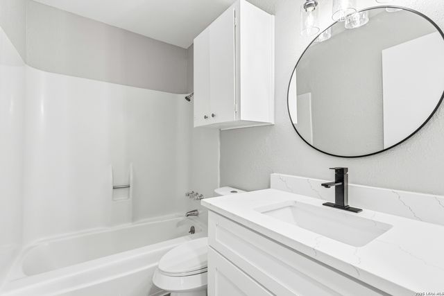 4863 Castle Shield, San Antonio, TX 78218