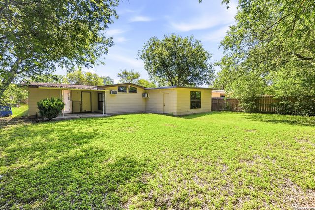 4863 Castle Shield, San Antonio, TX 78218