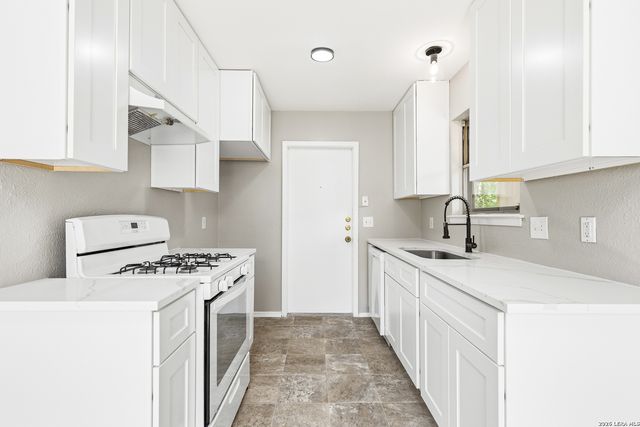 4863 Castle Shield, San Antonio, TX 78218