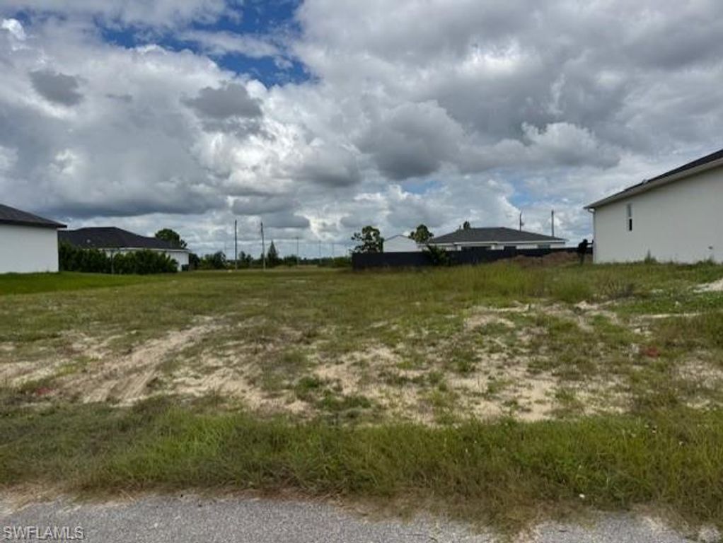 1015 Kismet PKWY W, CAPE CORAL, FL 33993 — exterior