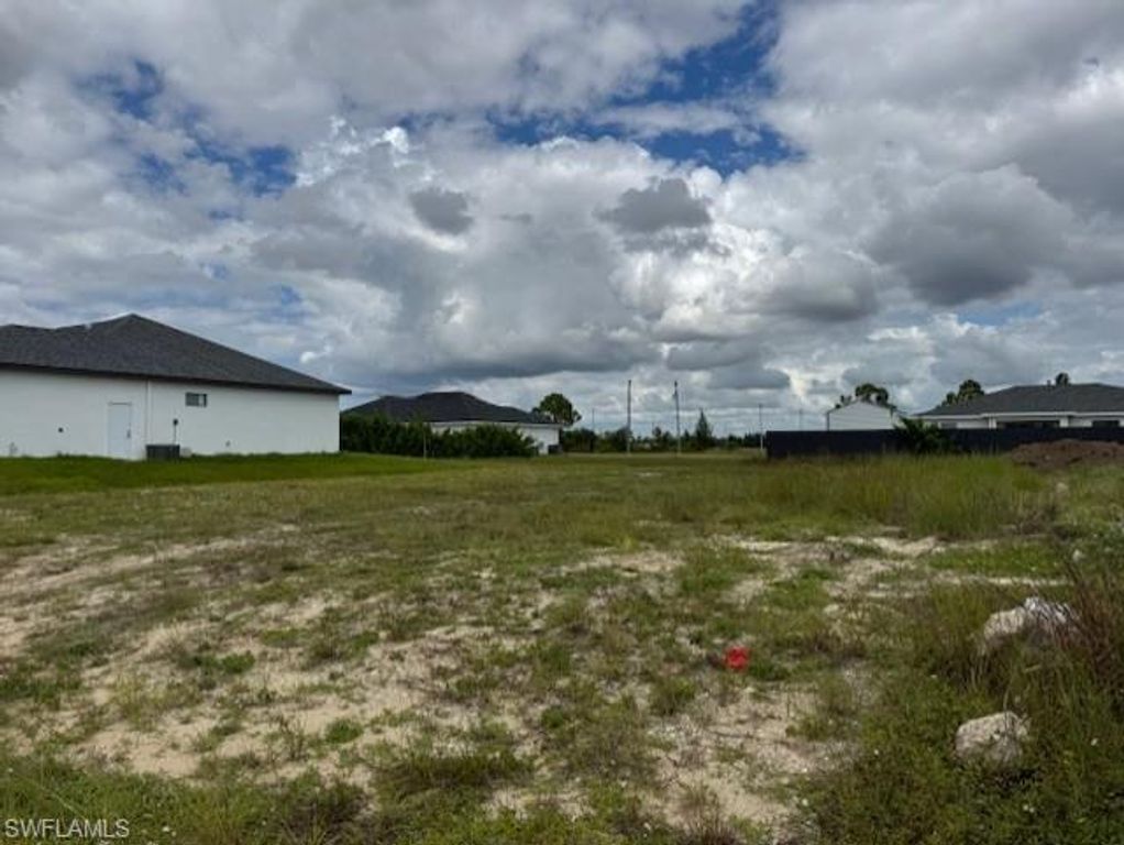 1015 Kismet PKWY W, CAPE CORAL, FL 33993 — photo 2