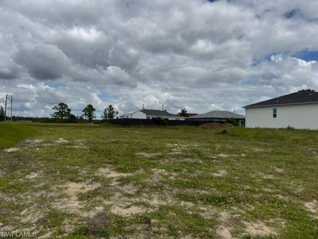 1015 Kismet PKWY W, CAPE CORAL, FL 33993 — photo 3