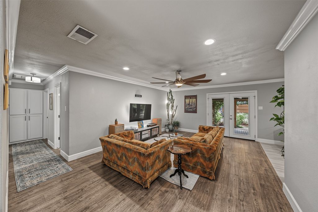 1800 Winchester Way, Bedford, TX 76022 — photo 5