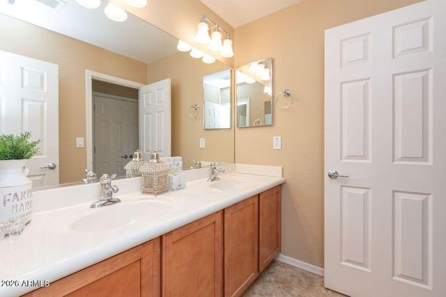 2526 W DESERT VISTA Trail, Phoenix, AZ 85085