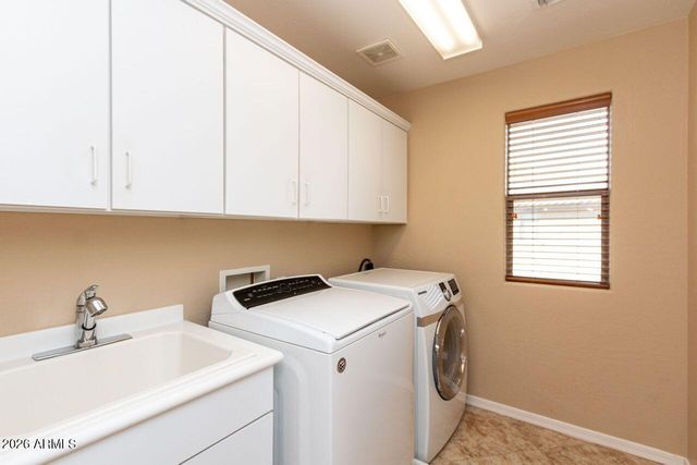 2526 W DESERT VISTA Trail, Phoenix, AZ 85085